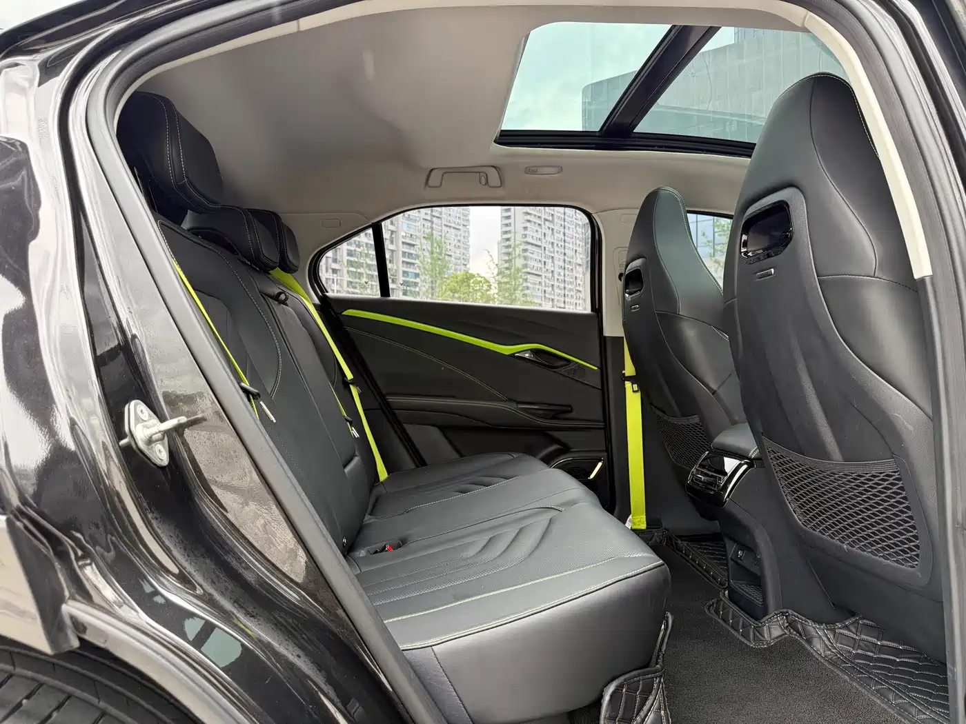 NEZHA AUTOMOBILE NEZHA U