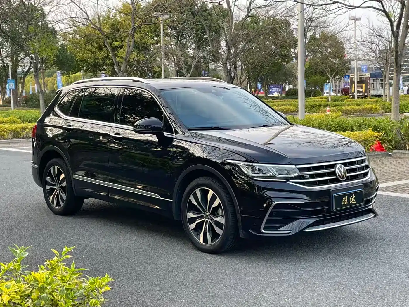 Volkswagen Tiguan L 2022 330TSI Automatic 2WD R-Line Flagship Edition фото 3