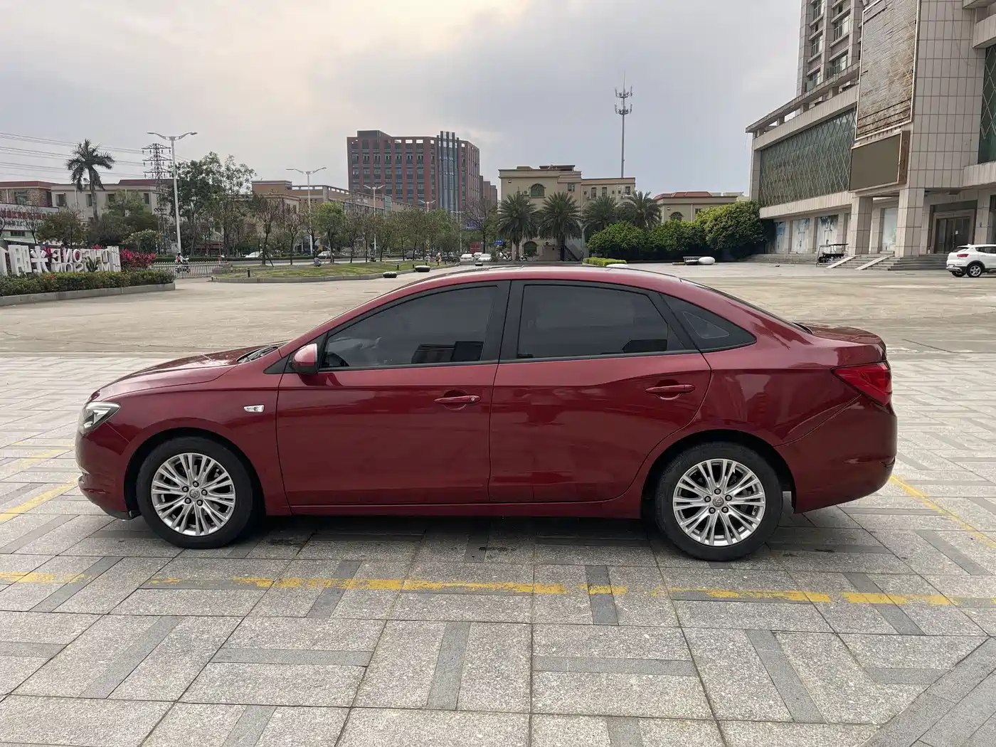 Buick Excelle 2017 15N Automatic Elite фото 3