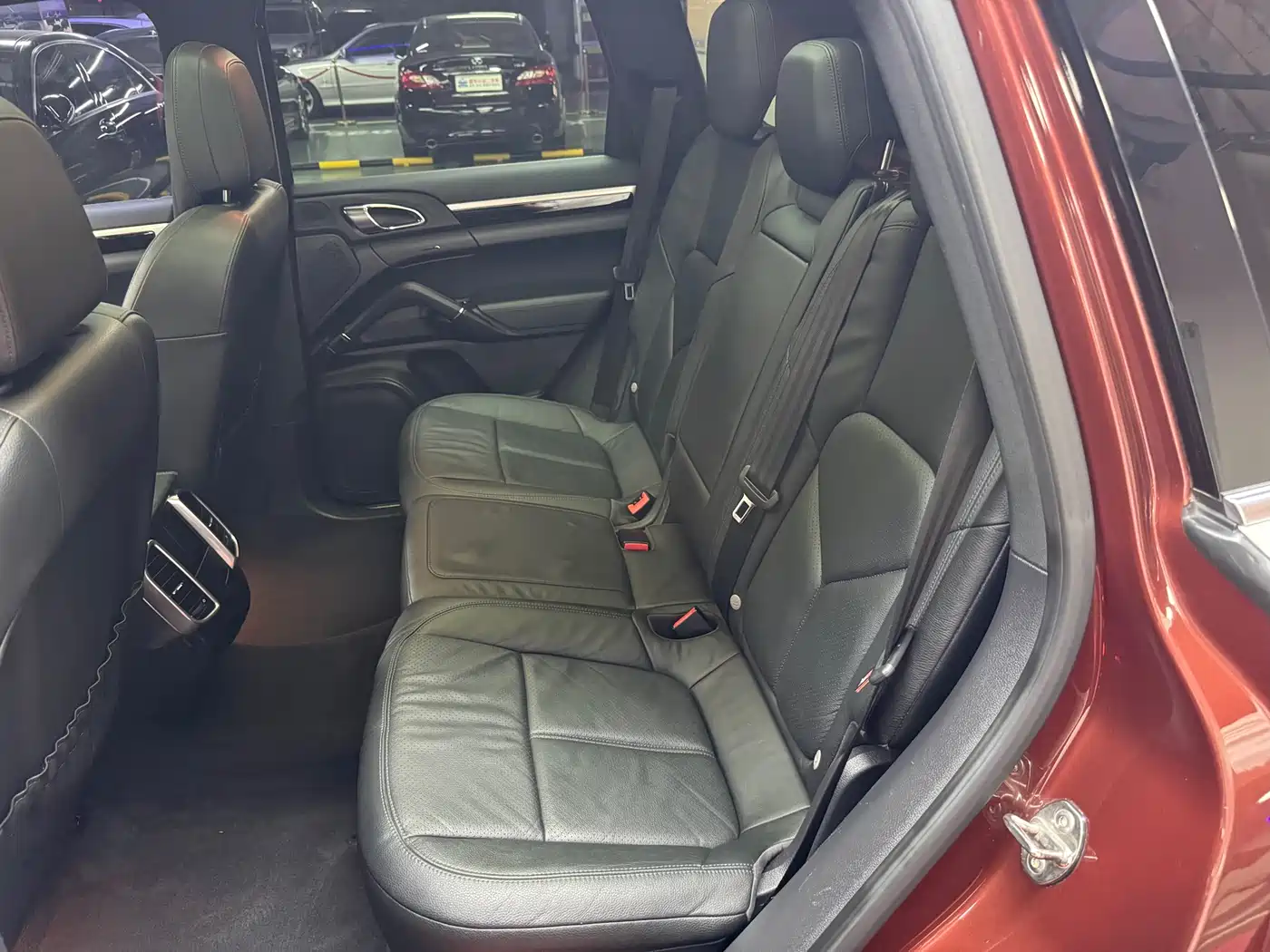 Porsche Cayenne 2011 Cayenne 3.0T фото 38