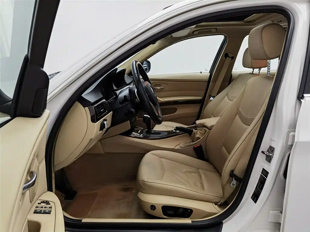 BMW 3 Series (Import) 2010 325i Luxury фото 10