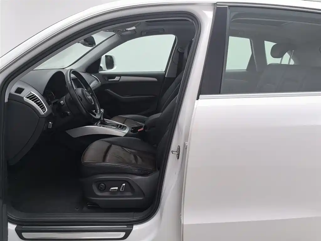 Audi Q5 2016 40 TFSI Technology Model фото 10