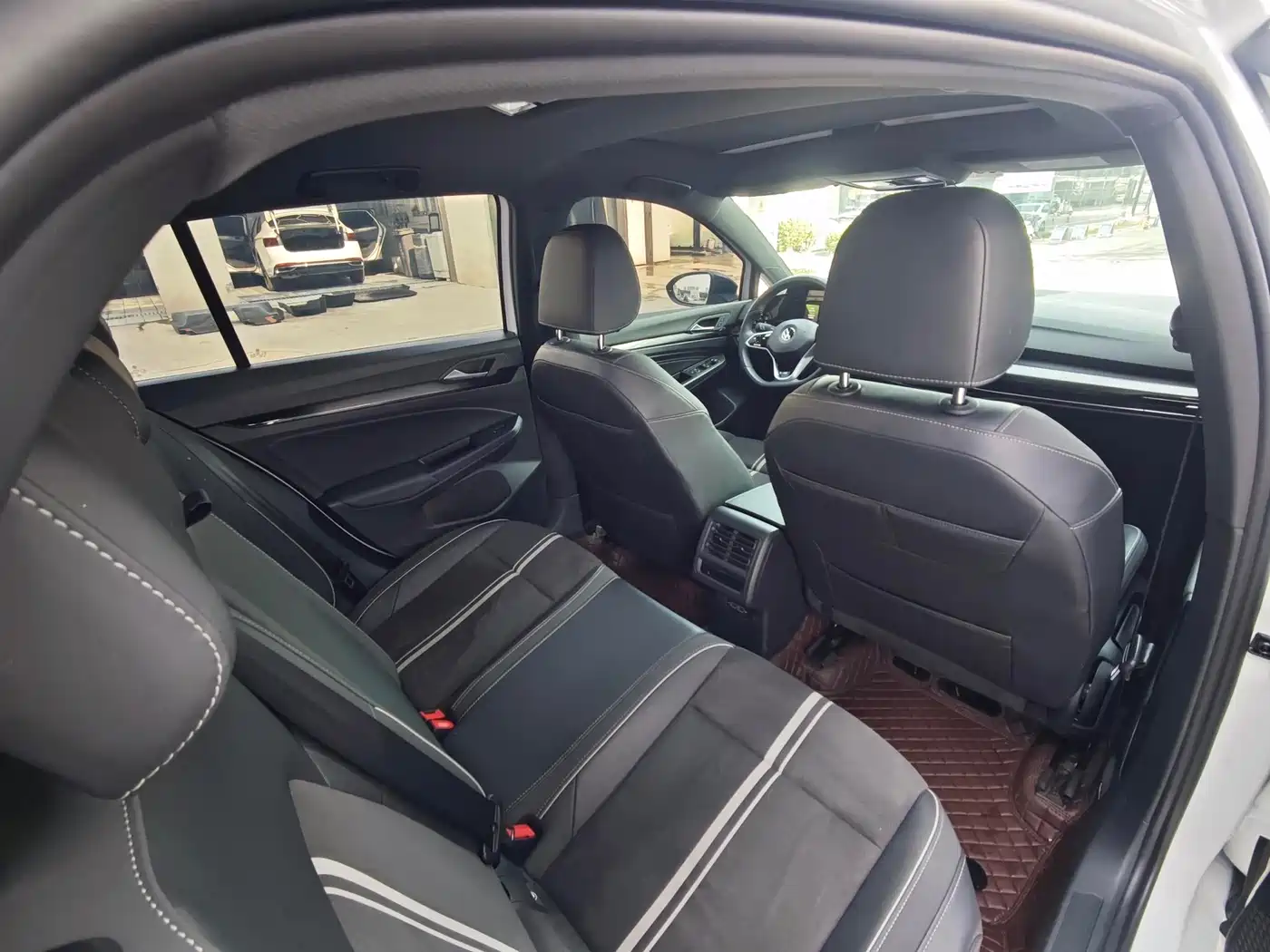 Volkswagen Golf 2023 280TSI DSG R-Line Lite фото 16