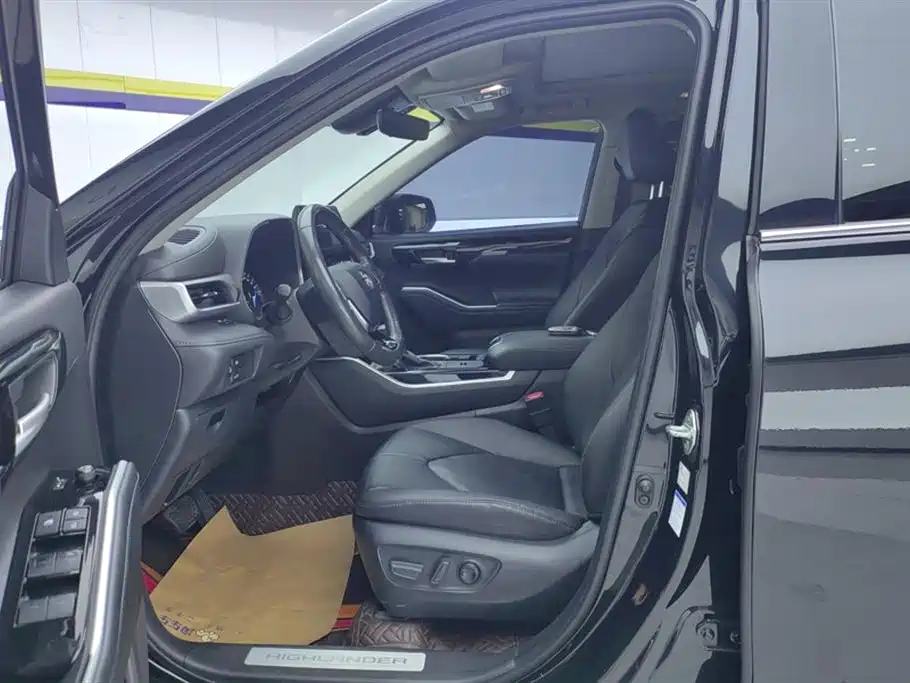 Toyota Highlander 2022 Model Dual Engine 2.5L 4WD Premium Edition 7-Seater фото 9