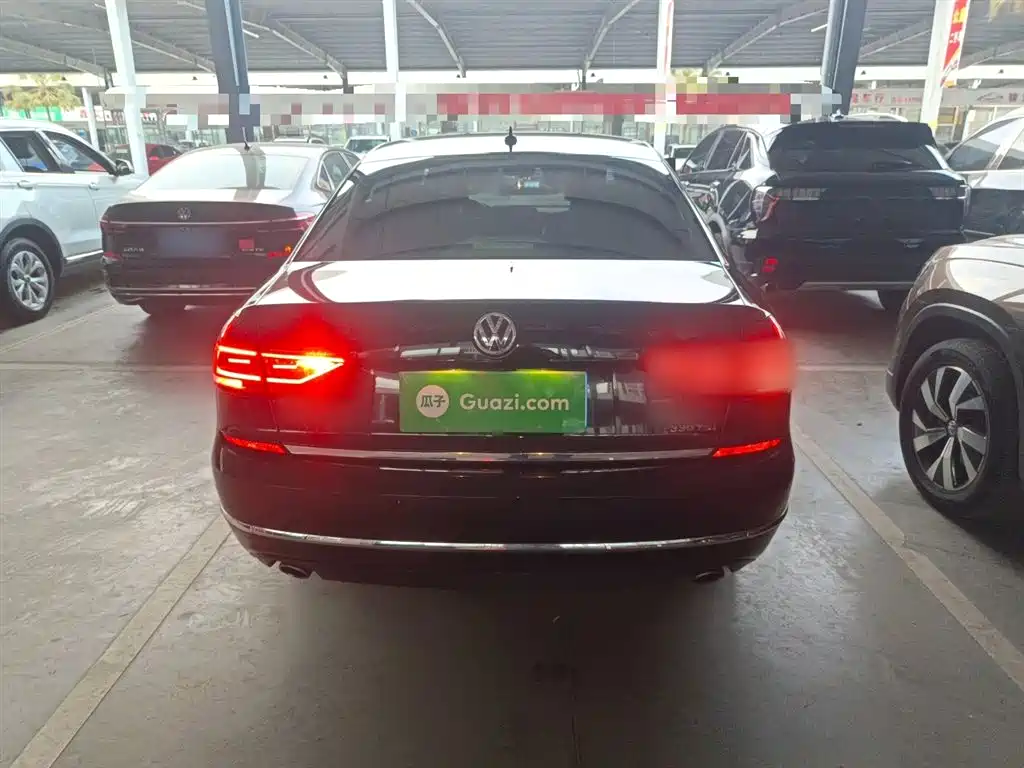Volkswagen Passat 2017 330TSI DSG Luxury фото 6