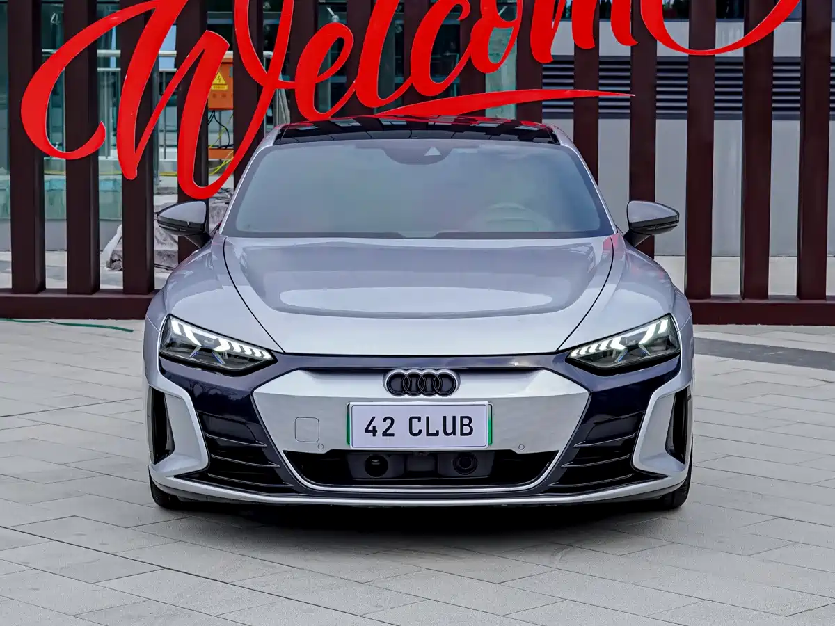 Audi e-tron GT 2024 2023 Base Model