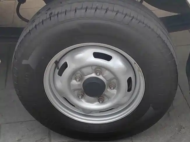 Jiangling JMC Fushun 2025 2025 Model 2.0T 6MT Diesel Medium Wheelbase Low Roof Commercial MPV 5/6 Seats