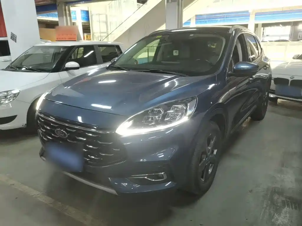 Photo 2 - Ford Escape