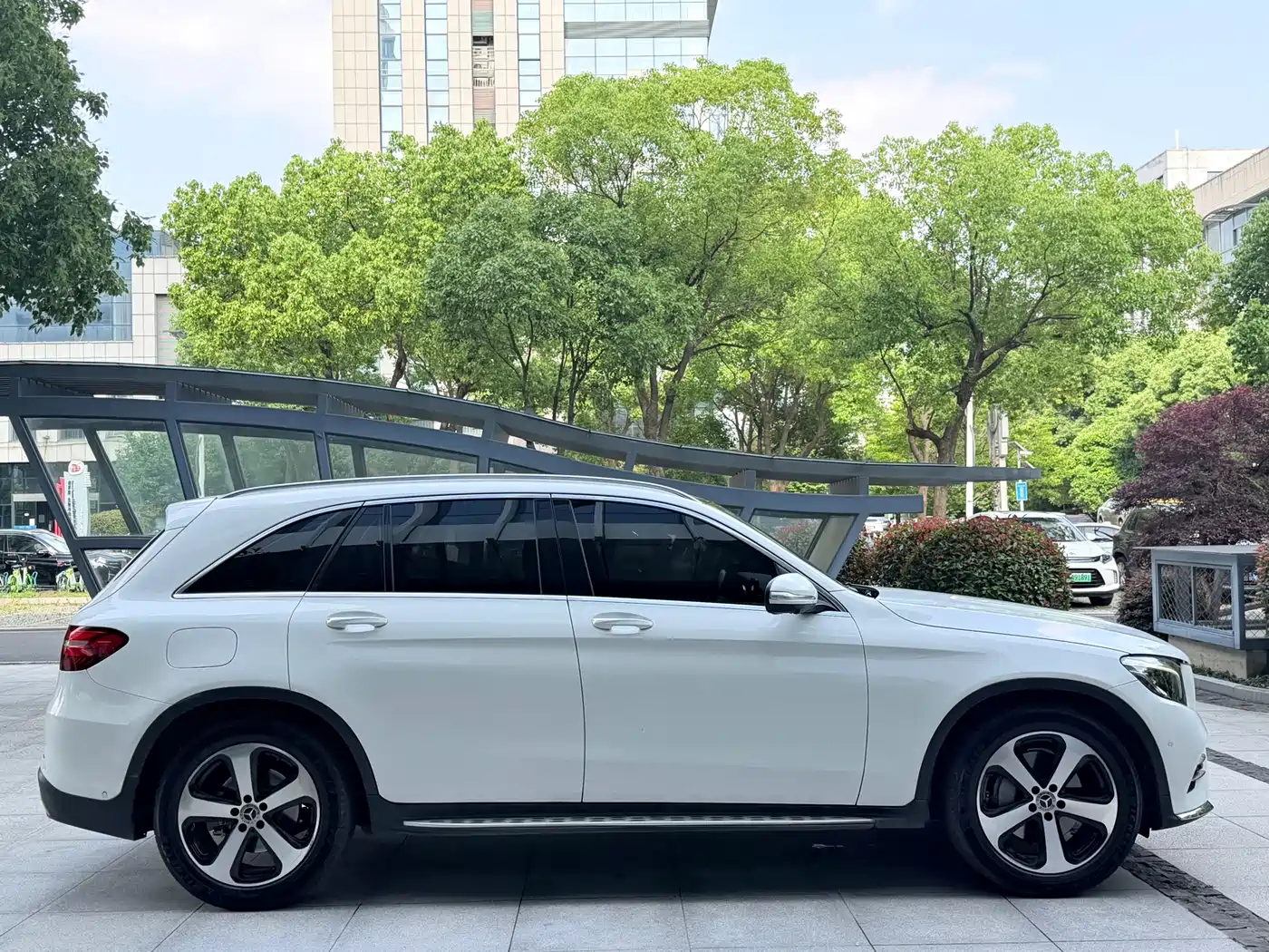 Mercedes-Benz GLC 2019 Facelift GLC 260 L 4MATIC Luxury фото 4