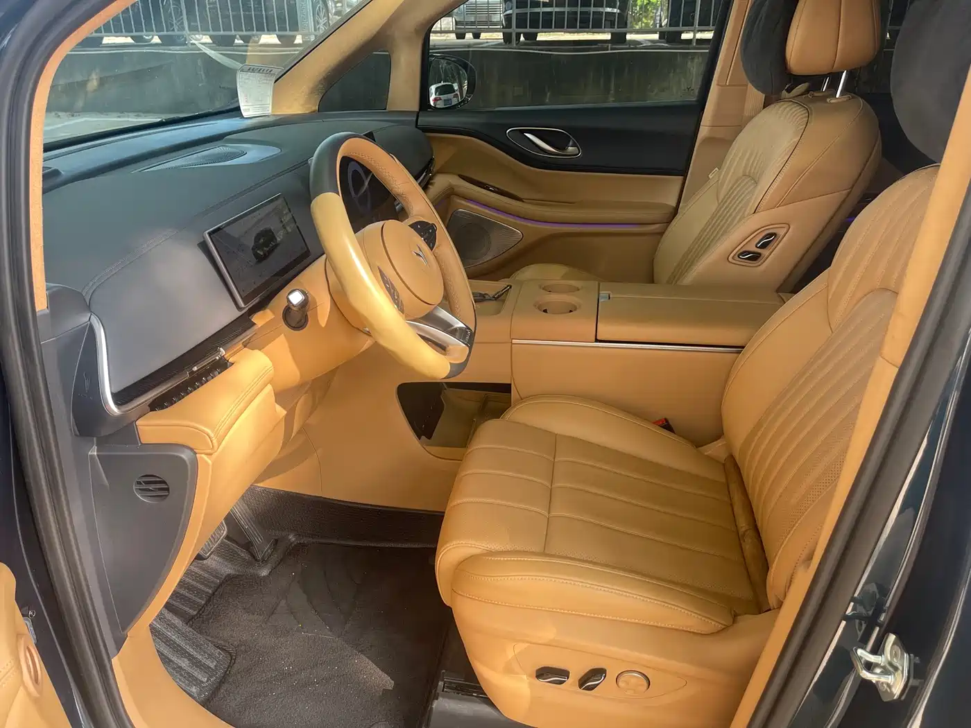 Voyah Auto Voyah Dreamer 2025 PHEV AWD Flagship Qian Kun Edition фото 14