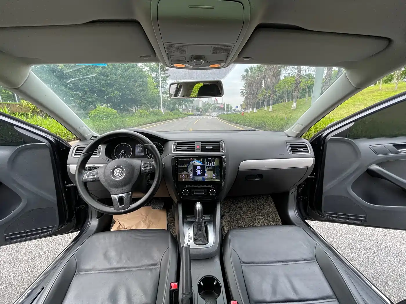 Volkswagen Sagitar 2014 Facelift 1.4TSI Automatic Luxury фото 9