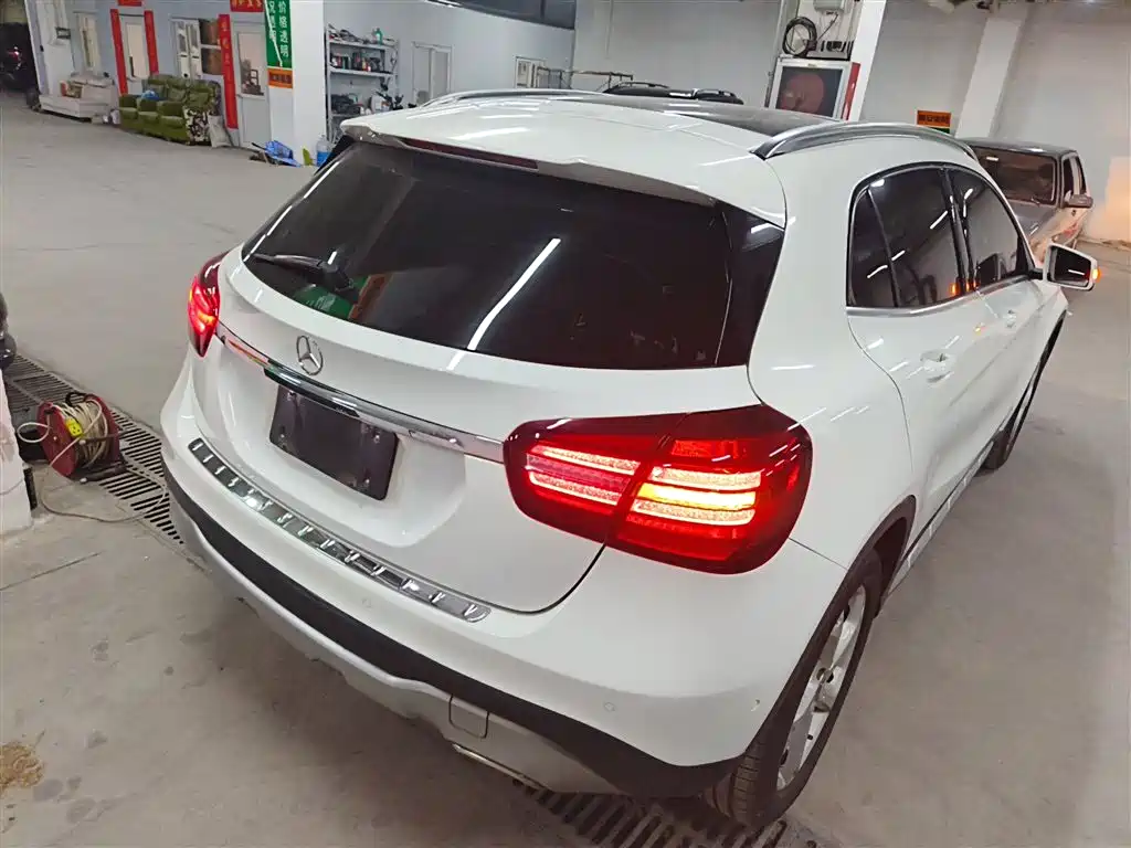 Mercedes-Benz GLA 2017 GLA 200 Dynamic фото 7