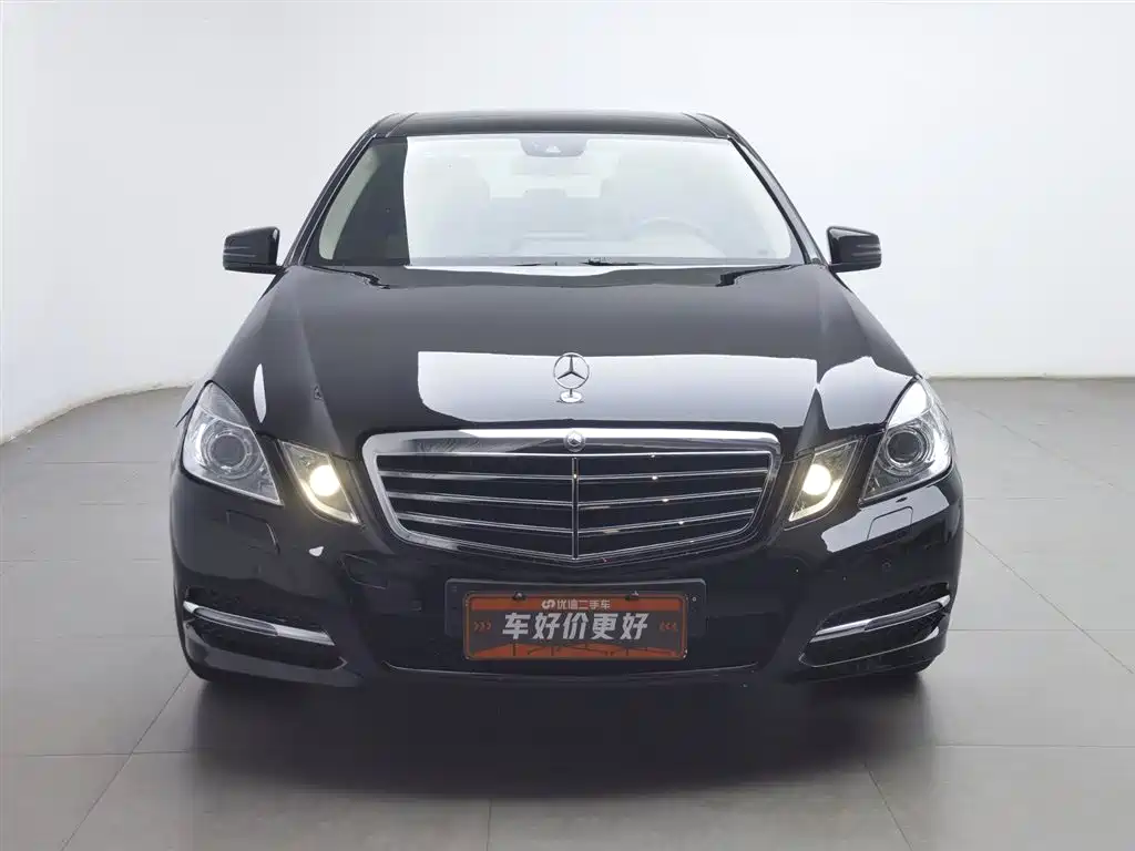 Mercedes-Benz E-Class 2012 E 260 L CGI Fashion Model фото 3