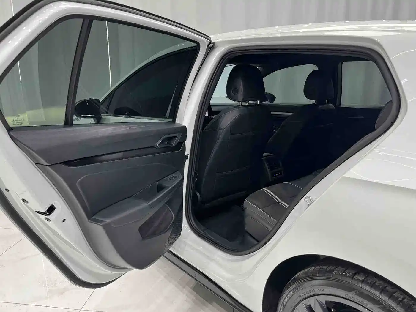 Volkswagen Golf 2021 280TSI DSG R-Line фото 8