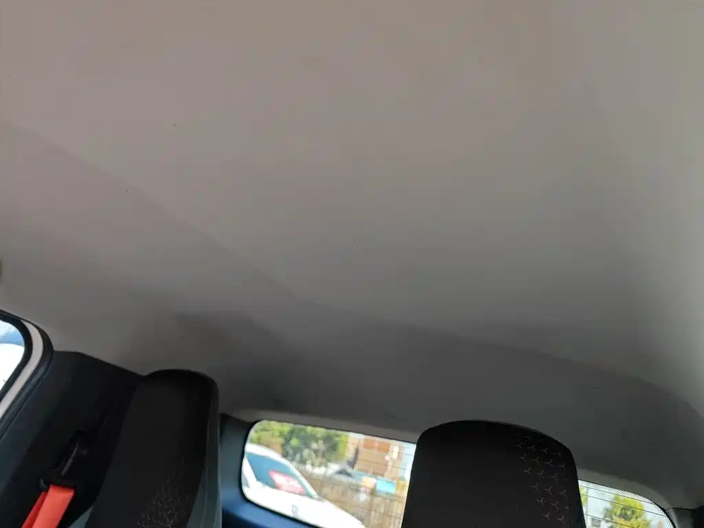BAOJUN E200