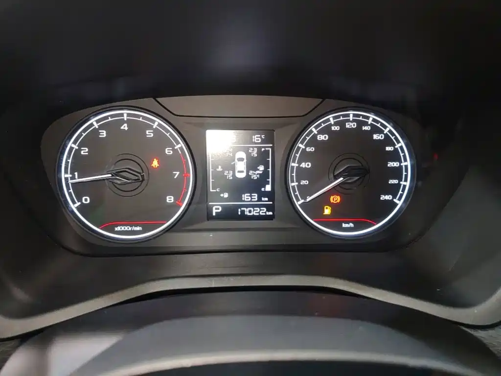 Фото 12 - Geely Emgrand