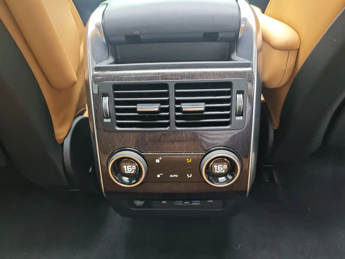Land Rover Range Rover Sport 2022 3.0 L6 Gloss Black Edition фото 15
