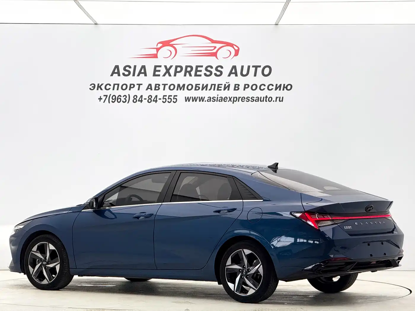 Hyundai Elantra 2022 1.5L CVT LUX Premium Edition фото 6