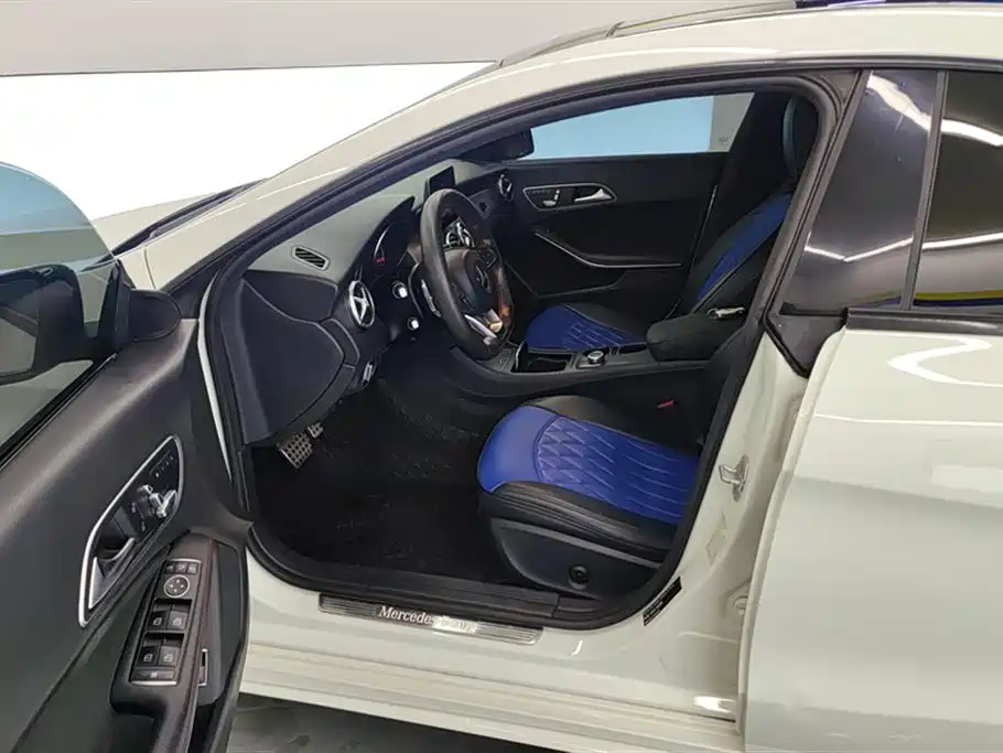 Mercedes-Benz CLA (Import) 2016 Facelift CLA 220 4MATIC фото 9