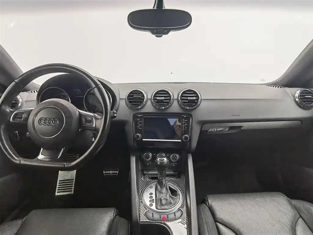 Audi TT 2011 TT Coupe 2.0TFSI фото 5