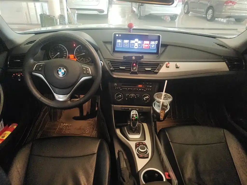 BMW X1 2014 sDrive18i Fashion Edition фото 7