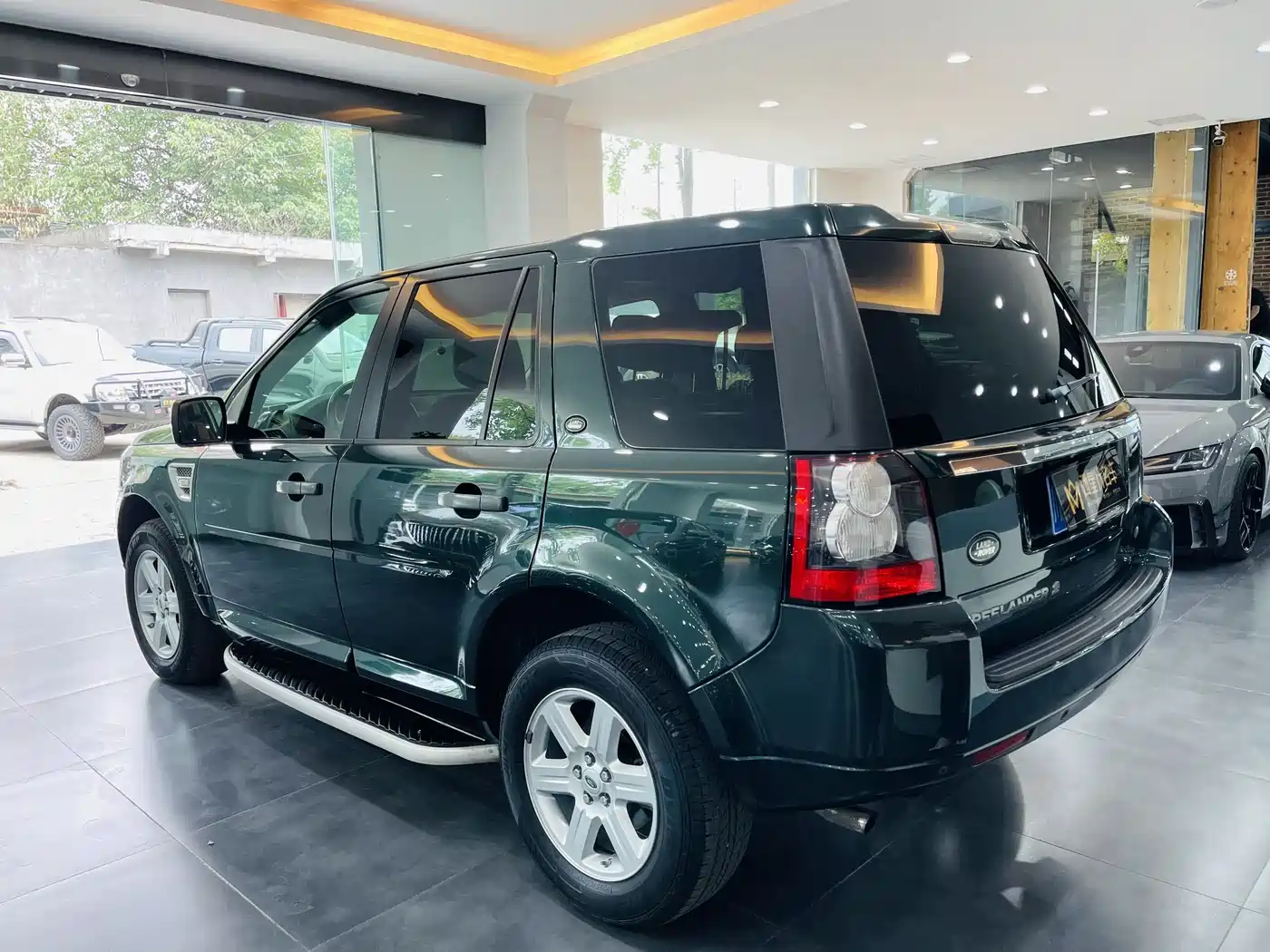 Land Rover Freelander 2 2011 3.2L i6 SE Petrol фото 5