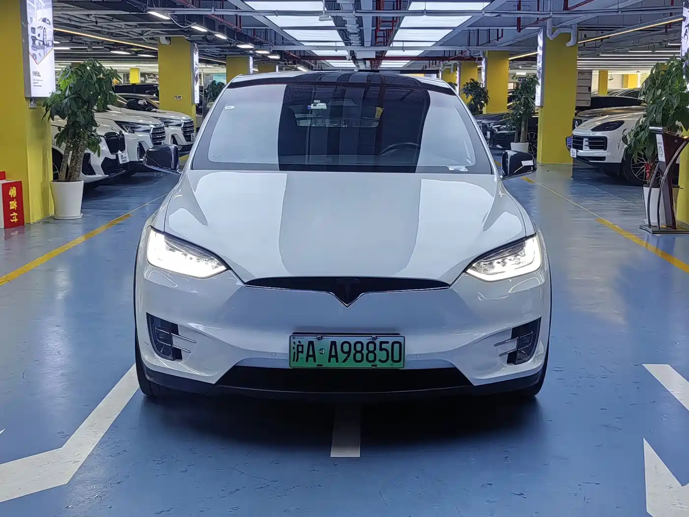 TESLA MODEL X