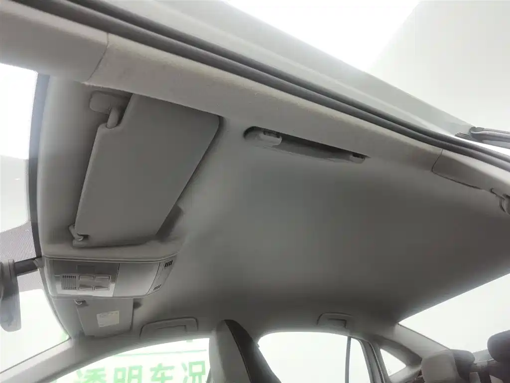 Volkswagen Lavida 2023 XRUI 1.5L Manual New Comfort Edition фото 14