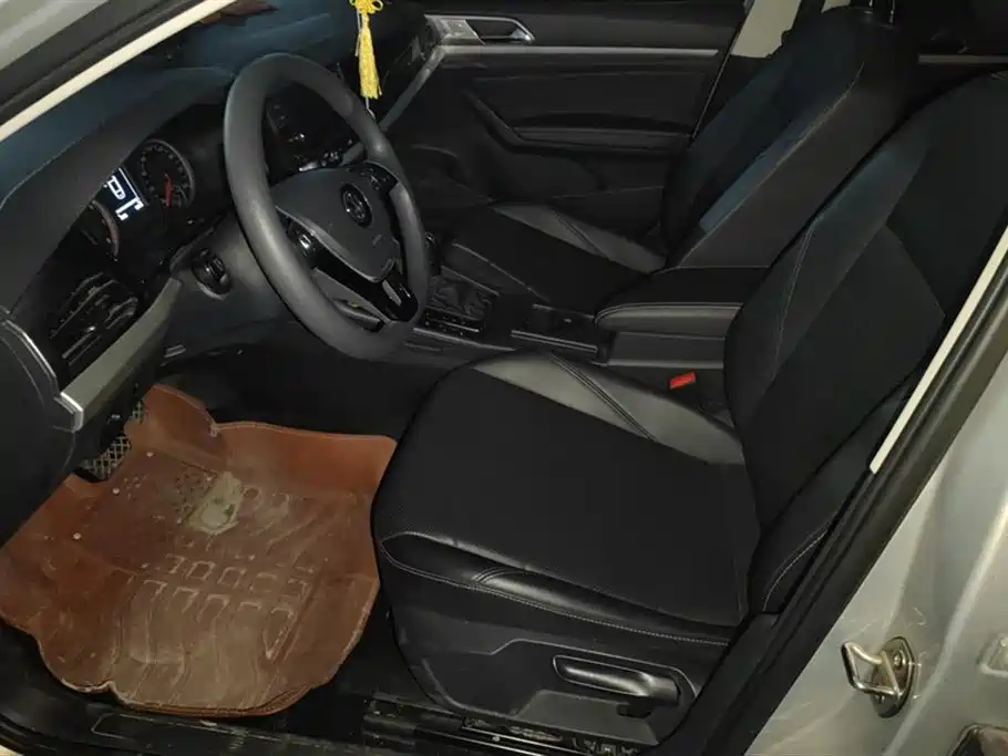 Volkswagen Lavida 2019 1.5L Automatic Comfort Edition China VI фото 9