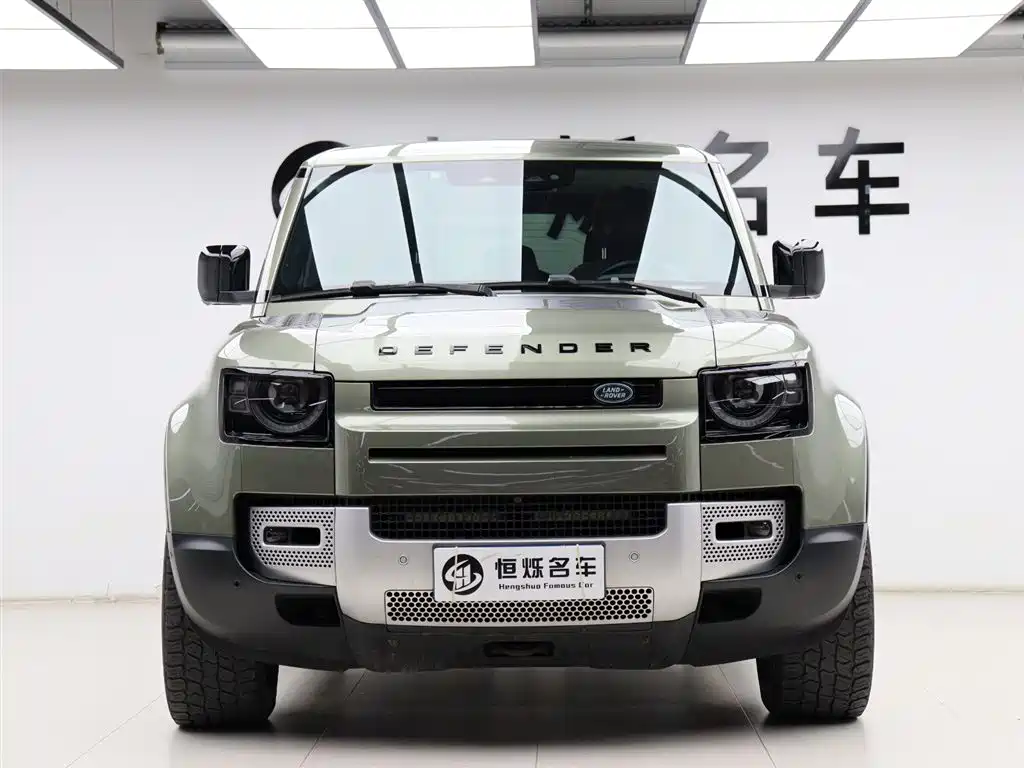Land Rover Defender 2021 110 P400 SE фото 30