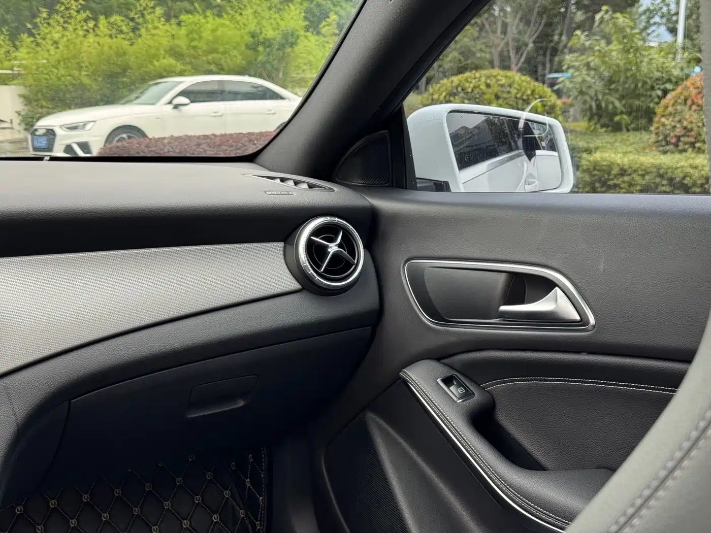 Mercedes-Benz CLA (Import) 2018 CLA 200 Dynamic Edition фото 14