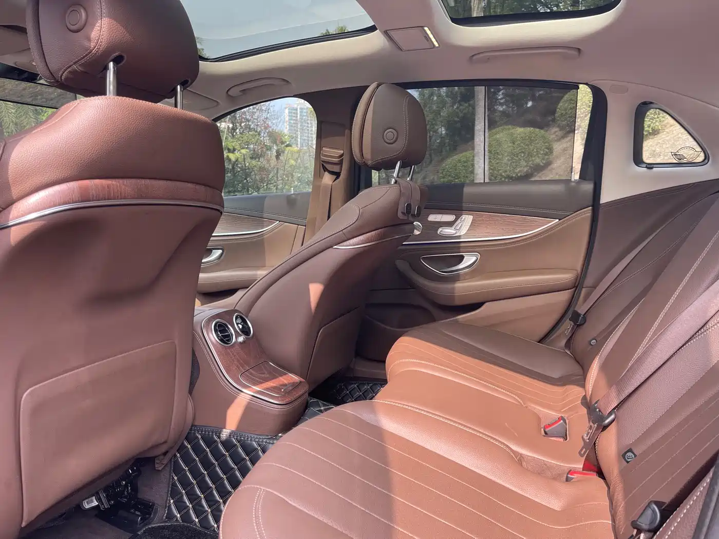 Mercedes-Benz E-Class 2023 E 300 L Luxury фото 11