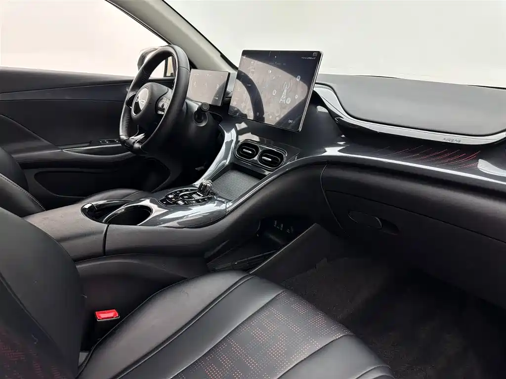 BYD E2