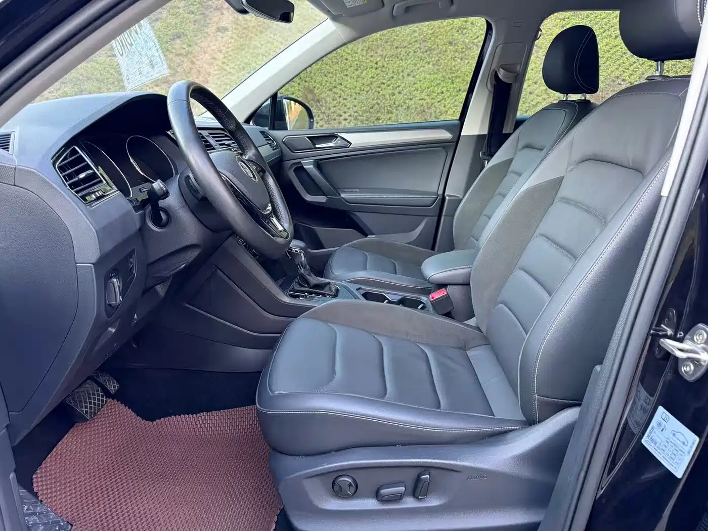 Volkswagen Tiguan L 2019 330TSI Automatic 2WD Smart Luxury Edition China VI фото 4