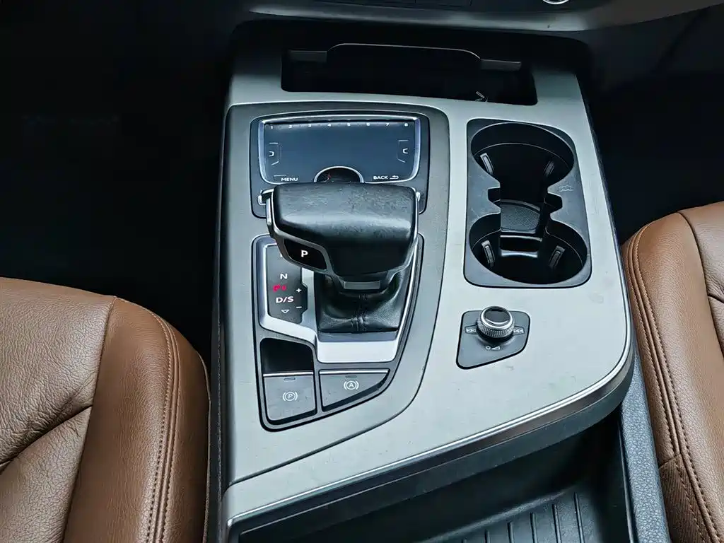 Audi Q7 2016 40 TFSI Comfort фото 13