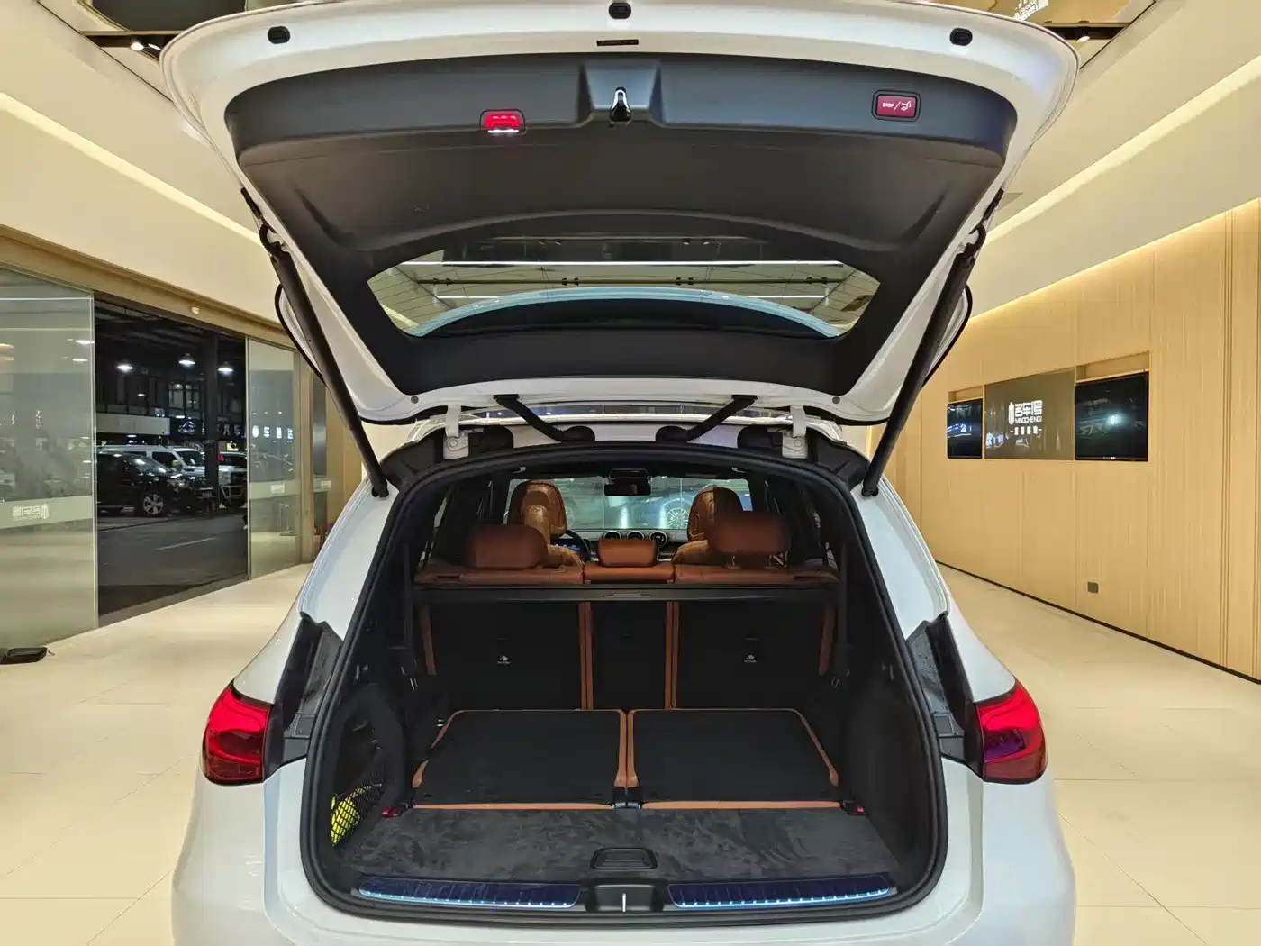 Mercedes-Benz GLC 2024 GLC 260 L 4MATIC Dynamic 7-seater фото 17