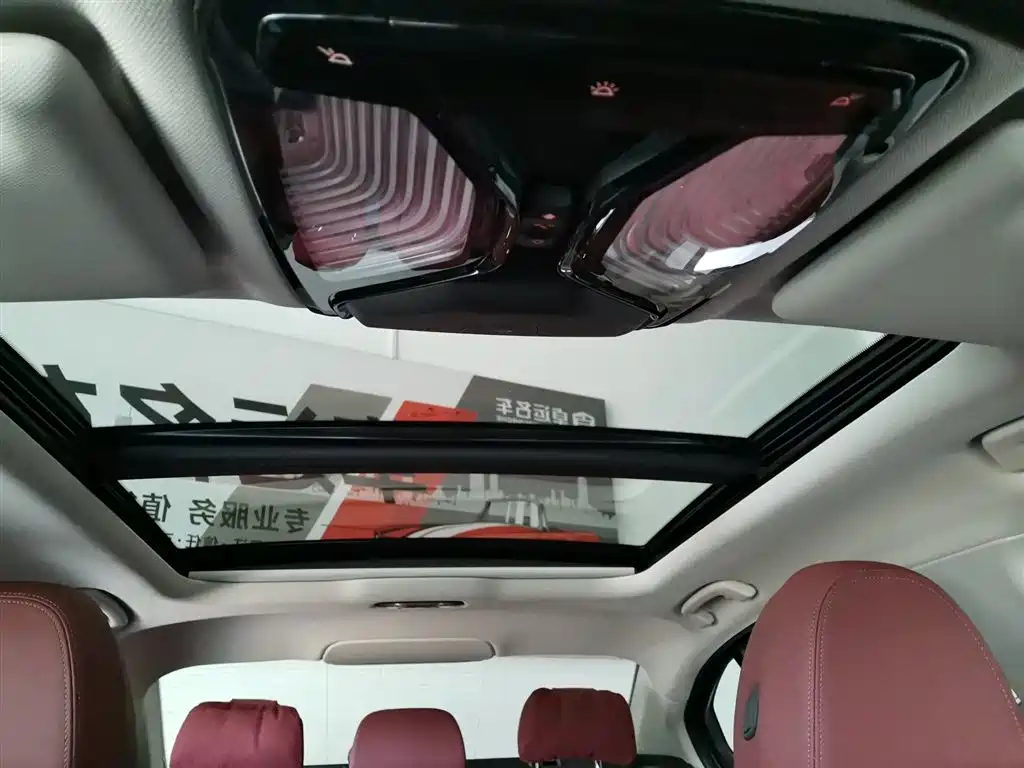 BMW 3 Series 2024 325Li M Sport Shadowline Package фото 14