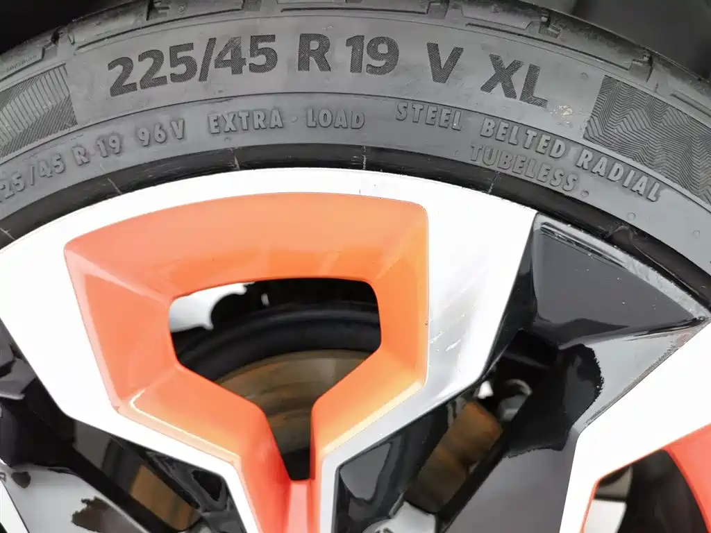 Lynk & Co 06 2020 1.5T Halo фото 24
