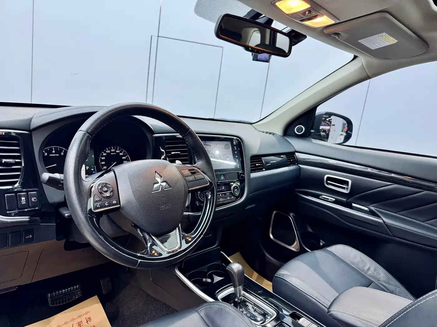 Mitsubishi Outlander 2019 2.4L 4WD Deluxe Edition 7-seater China V фото 8