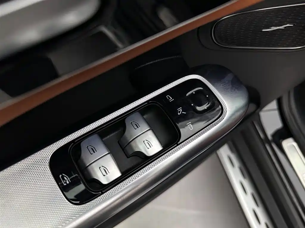 Mercedes-Benz GLC 2024 Facelift GLC 300 L 4MATIC Sport 5-seater фото 26