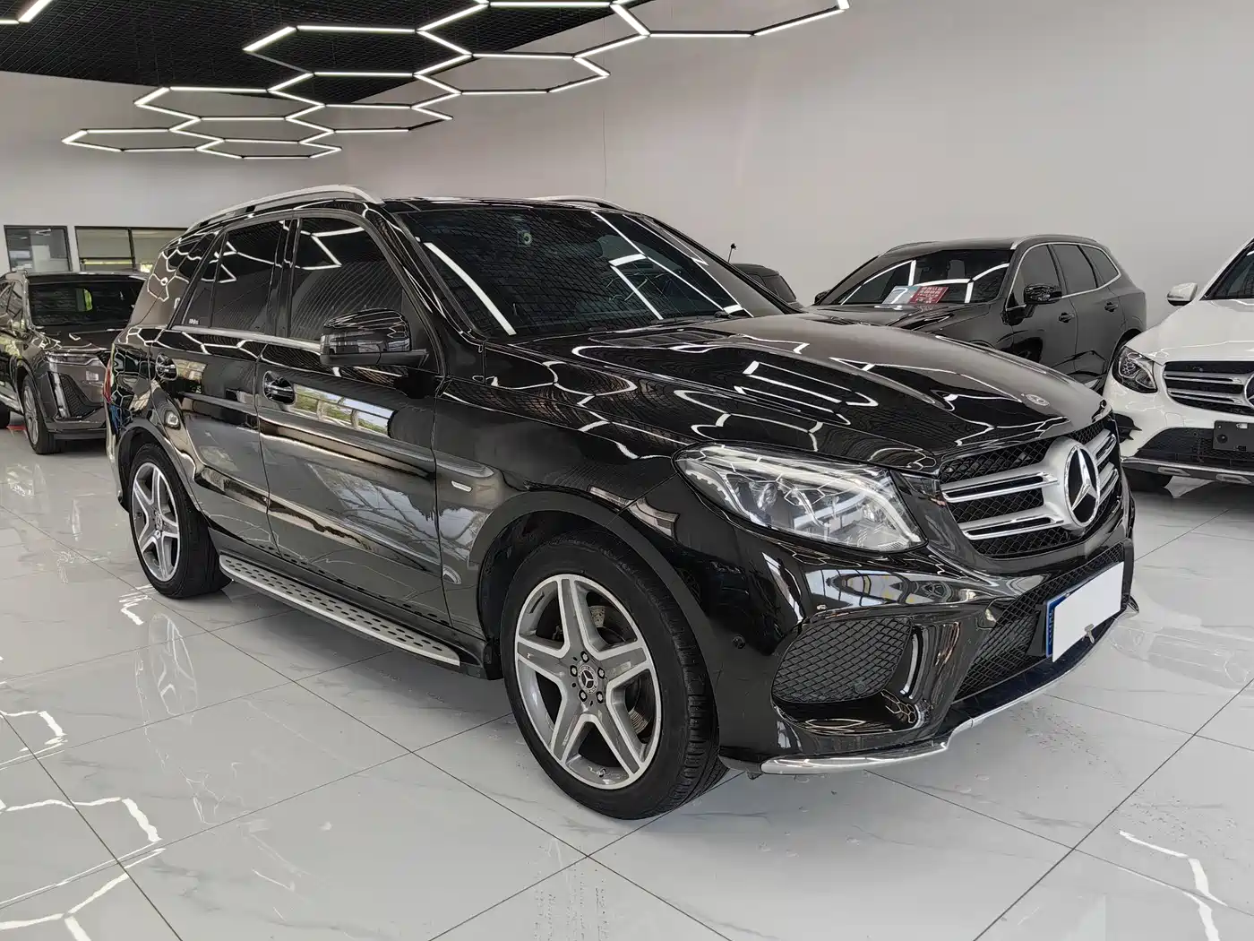 Mercedes-Benz GLE 2019 GLE 400 4MATIC Collector's Edition фото 4