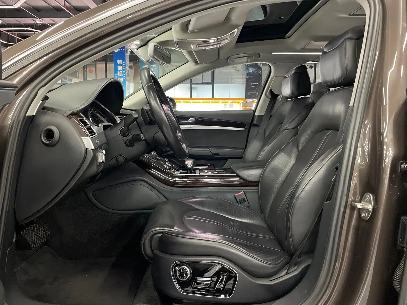 Фото 8 - Audi A8
