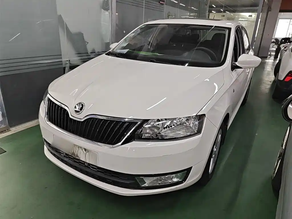 Škoda Skoda Rapid Spaceback 2016 Facelift 1.6L Automatic Innovation Edition