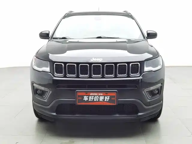 Jeep Compass 2017 200T Automatic Family Edition — фото 3