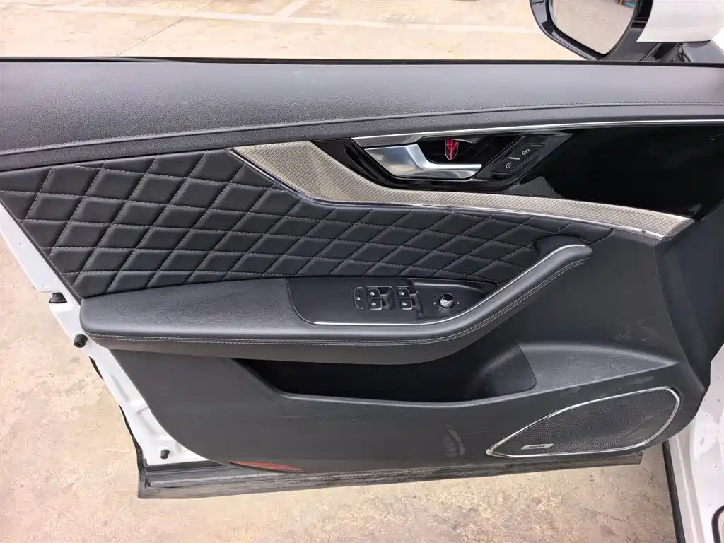 Hongqi HS5 2019 2.0T Smart Connect Enjoy 4WD Edition фото 8