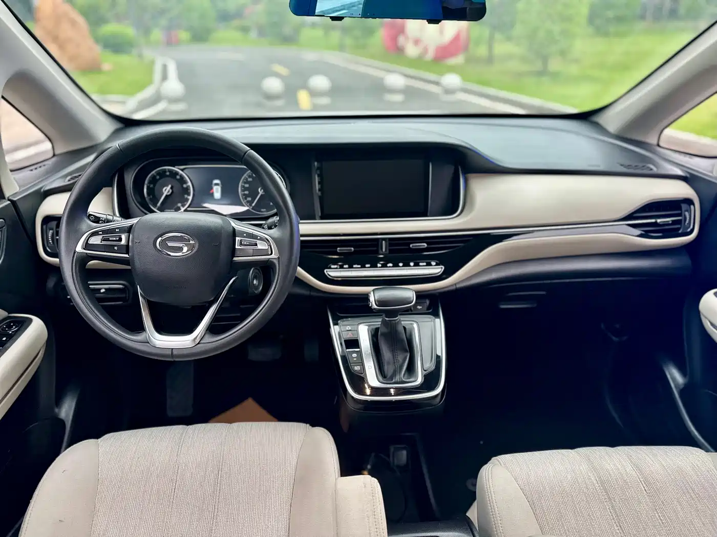 GAC Trumpchi Trumpchi M6 2021 270T DCT Elite Edition (7-Seater) фото 9