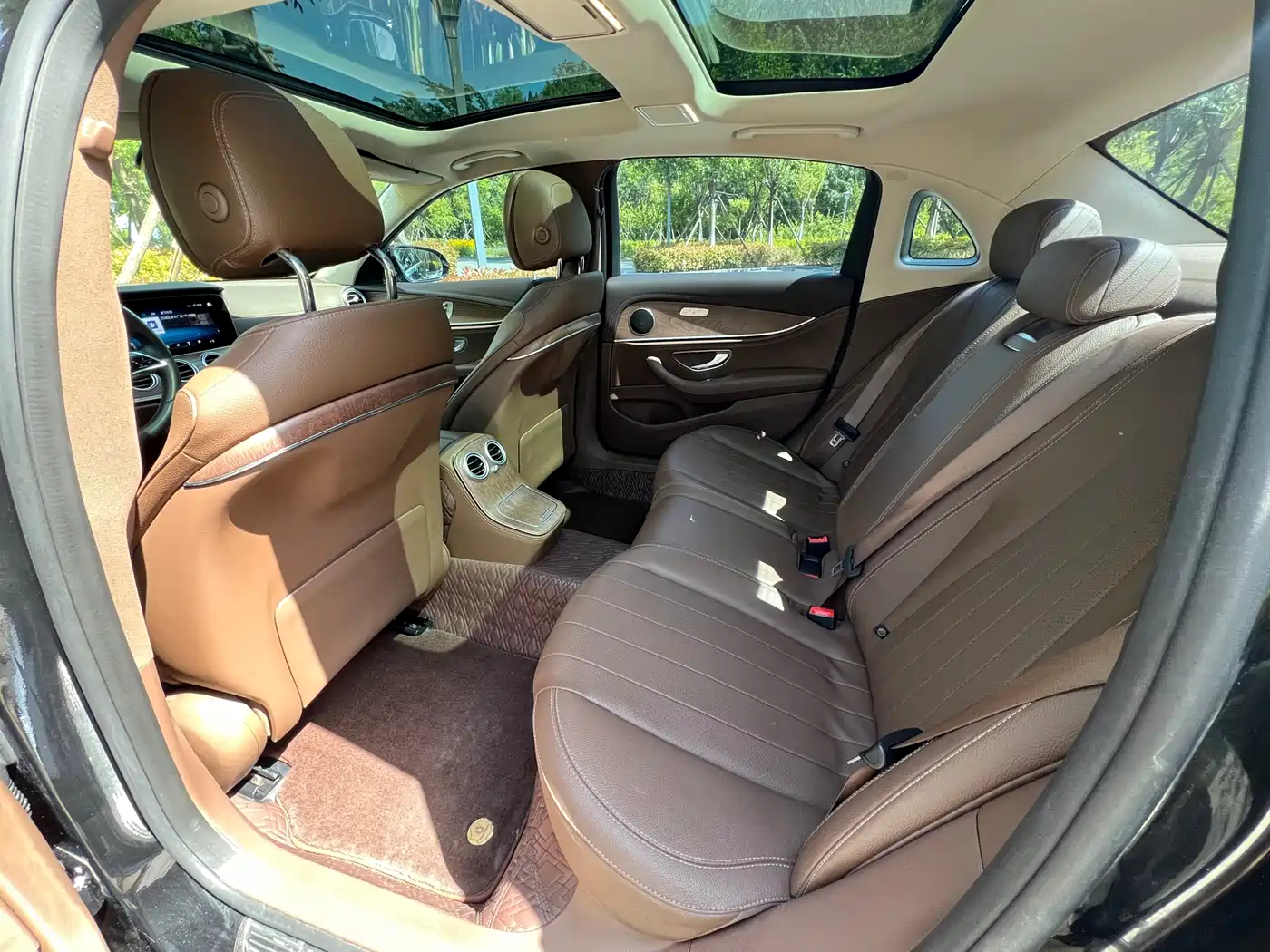 Mercedes-Benz E-Class 2023 E 300 L Fashion фото 8