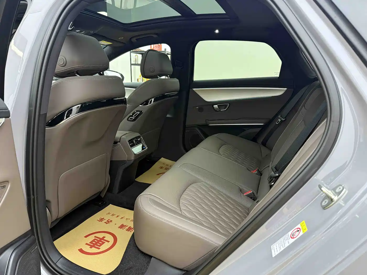 BYD Han 2025 DM-i Smart Driving Edition 125KM Honor фото 6