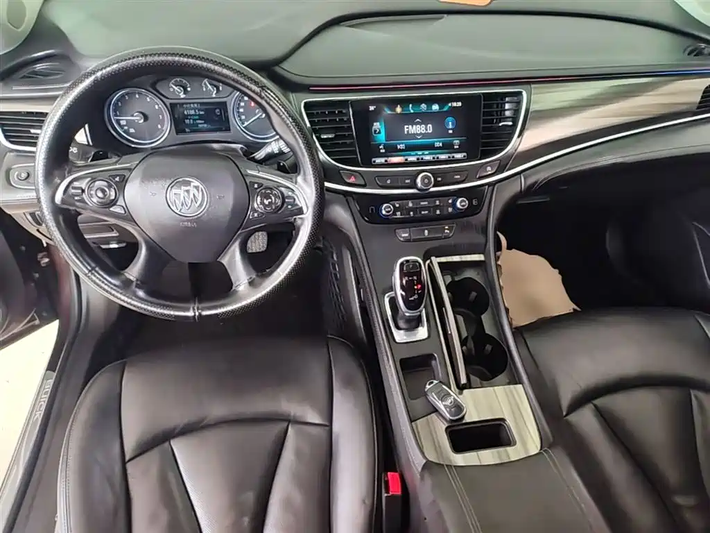 Buick LaCrosse 2018 Model 20T Elite Edition фото 10