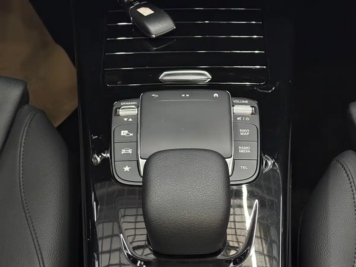 Mercedes-Benz A-Class 2021 A 200 L Sport Sedan Dynamic Type фото 17